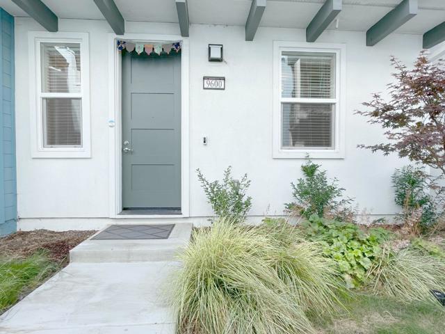 9600 Seawind Way, Newark CA: https://media.crmls.org/mediaz/9653f255-ddfb-473a-a07e-2b7e3888c7ce.jpg