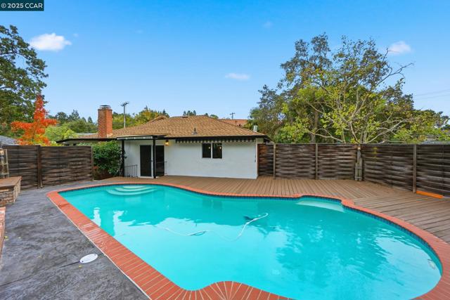 289 Sierra Dr, Walnut Creek CA: https://media.crmls.org/mediaz/96543d36-2b33-4492-82b1-8697aee6feae.jpg