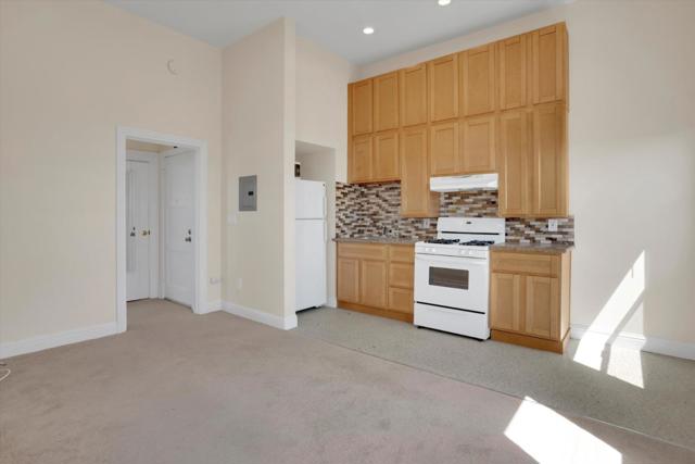 2310 Pacific Avenue, Alameda CA: https://media.crmls.org/mediaz/965493e7-6bce-441c-b190-84597119a317.jpg