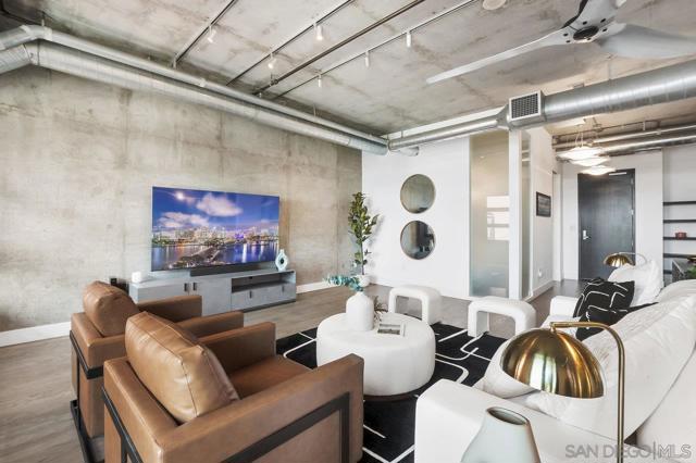 877 Island Ave, San Diego CA: https://media.crmls.org/mediaz/965568fe-e000-443a-8040-c30f91a8db8b.jpg