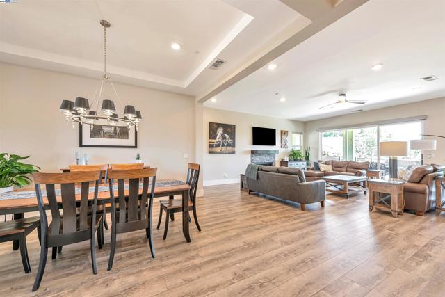 Image 5 of 38 For 17932 Vintner Ct