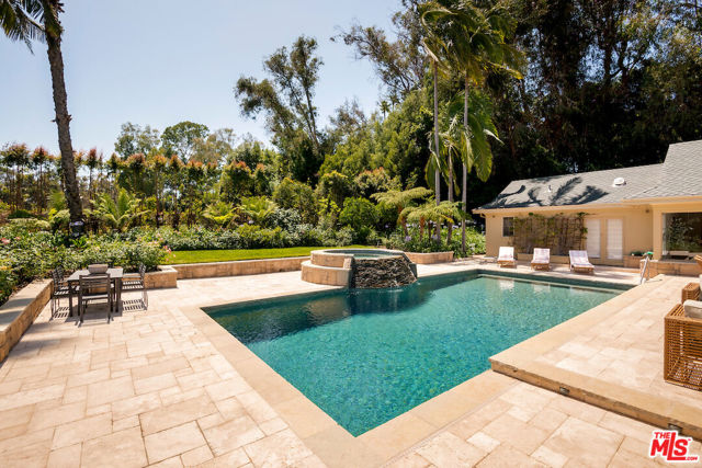 9996 Sunset Boulevard, Beverly Hills CA: https://media.crmls.org/mediaz/96566186-a930-4b49-908e-188b1db7a2a5.jpg
