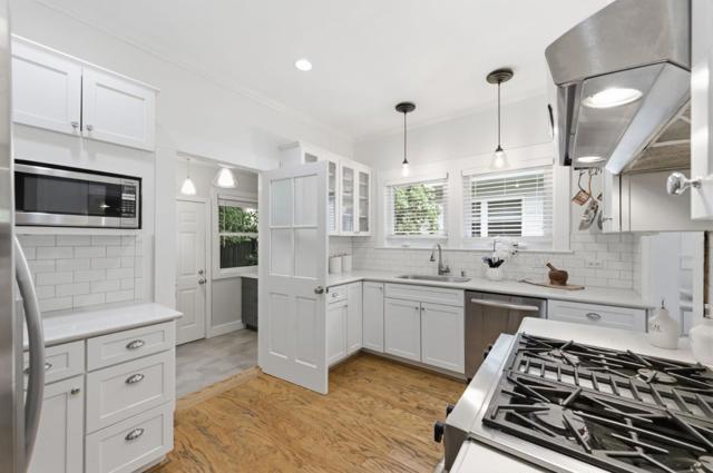 439 Wisnom Avenue, San Mateo CA: https://media.crmls.org/mediaz/96574f83-df60-4c29-bfc3-46b620f9f67a.jpg