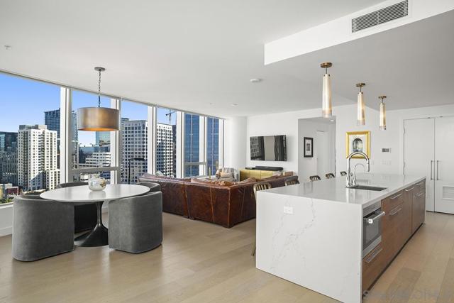 888 W E Street, San Diego CA: https://media.crmls.org/mediaz/9657c49c-ac91-4402-a4ce-81750f54cd2d.jpg