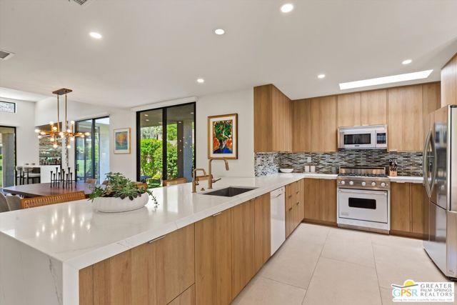 1845 S La Paloma, Palm Springs, CA 92264