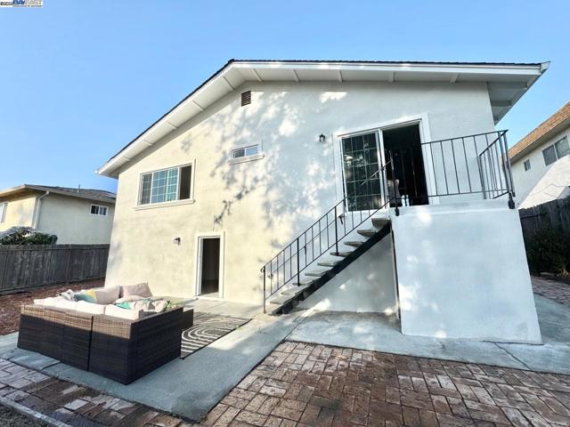 20595 Center St, Castro Valley CA: https://media.crmls.org/mediaz/965832a9-2ef5-4e01-9e52-9202bee10e4f.jpg