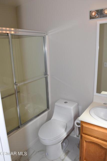 644 Warwick Avenue, Thousand Oaks CA: https://media.crmls.org/mediaz/96583b22-d1a1-4b16-ace0-764a7d5e5c4c.jpg