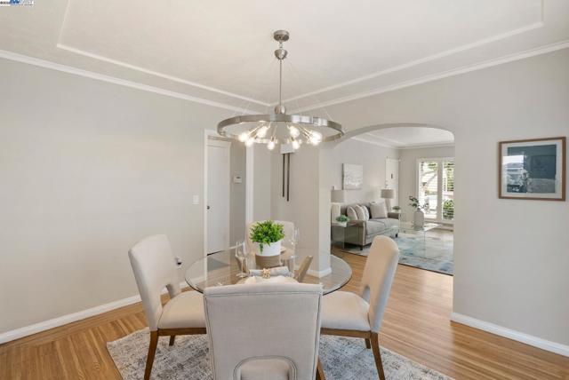 2806 Clay St, Alameda CA: https://media.crmls.org/mediaz/96584810-f042-496b-b14f-cc9d4527d259.jpg