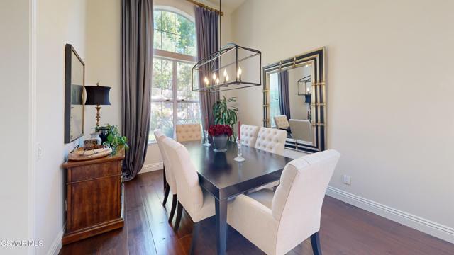 2343 Solway Court, Thousand Oaks CA: https://media.crmls.org/mediaz/96589793-f2f6-4815-9d10-15fd35313b02.jpg