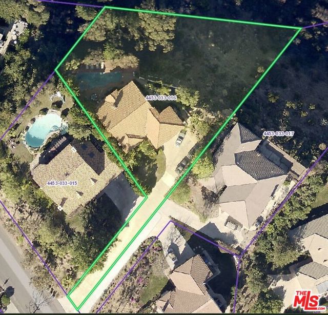 23309 W Paloma Blanca Drive, Malibu CA: https://media.crmls.org/mediaz/9658b53a-6250-4b52-b80d-63d40c951f7c.jpg