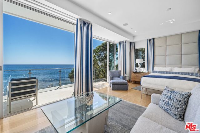 24380 Malibu Road, Malibu CA: https://media.crmls.org/mediaz/9659f1cb-e2be-4bcf-907f-1a7c52269e9a.jpg