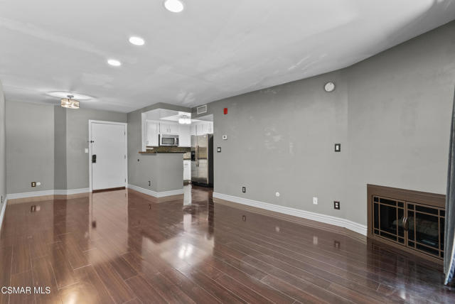 22100 Burbank Boulevard, Woodland Hills CA: https://media.crmls.org/mediaz/9659f4d4-6063-4904-a87d-a24dd92e9f0f.jpg
