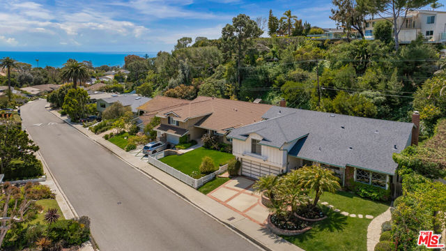 819 Jacon Way photo 2