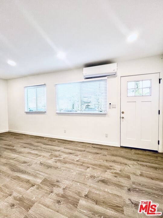 421 E Chevy Chase Drive, Glendale CA: https://media.crmls.org/mediaz/965ac7ab-f7ea-45b4-be90-72ae58764815.jpg