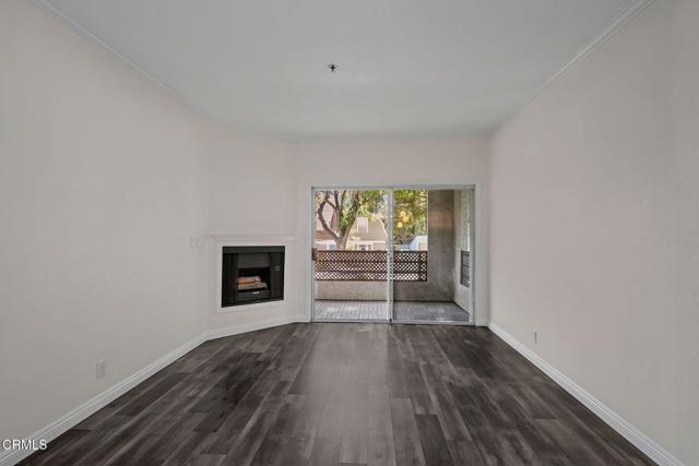 Detail Gallery Image 3 of 28 For 300 N El Molino Ave #125,  Pasadena,  CA 91101 - 2 Beds | 2 Baths