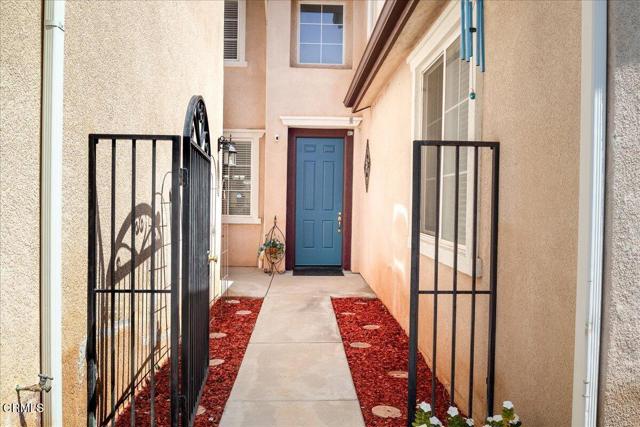 29065 Madrid Place, Castaic CA: https://media.crmls.org/mediaz/965b9dbc-44ef-42cc-8cc4-ad00f2932194.jpg