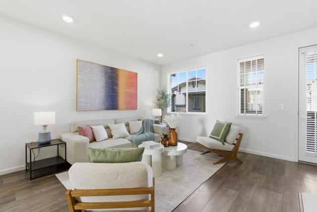 24548 Autumn Mist Way, Hayward CA: https://media.crmls.org/mediaz/965c72fb-1525-43b3-8220-120262c40ea8.jpg