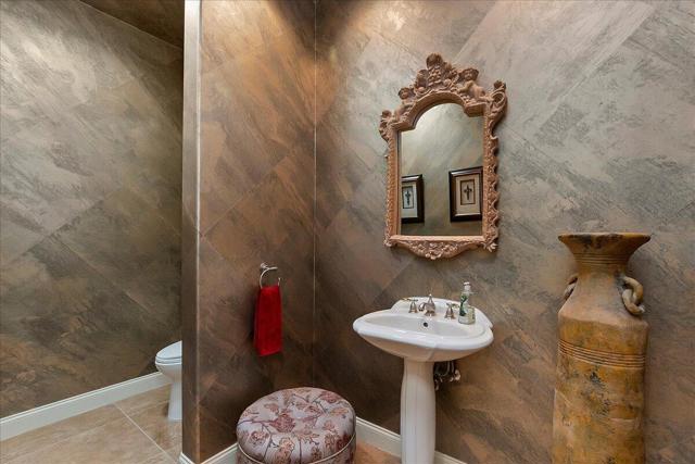 55830 Cherry Hills Drive, La Quinta CA: https://media.crmls.org/mediaz/965d7d2f-eb32-4794-bcc0-8802e984c5dc.jpg