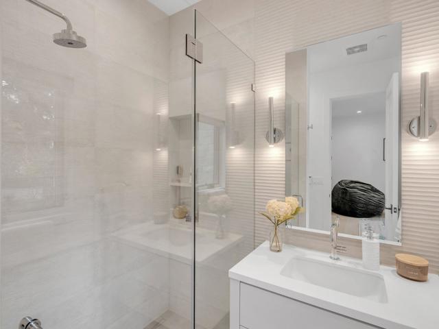 60 Glengarry Way, Hillsborough CA: https://media.crmls.org/mediaz/965d995a-d3b7-476d-9f1b-59547cf7cfc7.jpg