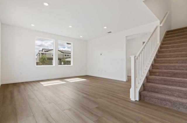 2517 Lake Club Drive, Fairfield CA: https://media.crmls.org/mediaz/965dfad5-c74a-43f9-8cf2-d8e224e7a6a8.jpg