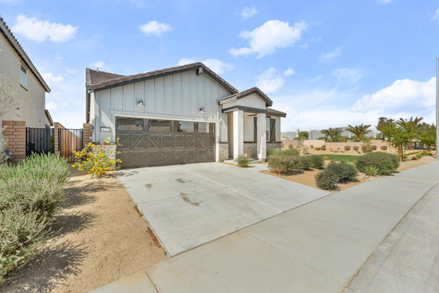 84151 Novello Drive, Indio CA: https://media.crmls.org/mediaz/965e4fd8-a6e0-47b3-a2e7-350507b0856c.jpg