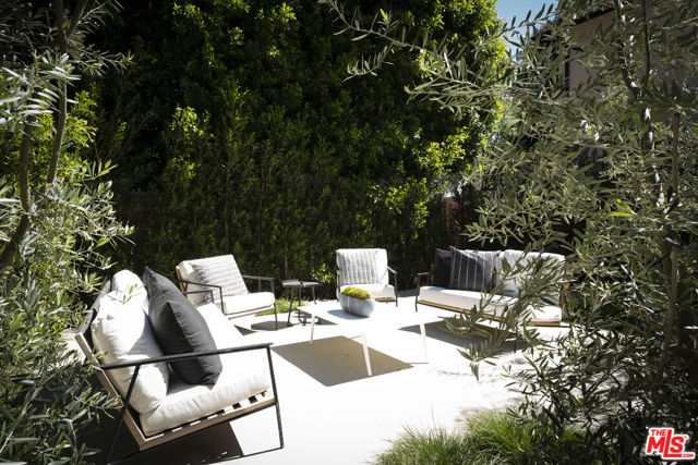 Image 19 of 44 For 3848 Vantage Avenue