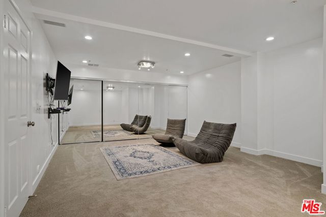 20 Ocean Park Boulevard, 22 photo 8