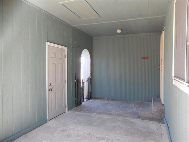 1579 Michigan Avenue,  CA: https://media.crmls.org/mediaz/965f21f1-0297-4c6e-9cd8-06bdc30ca057.jpg
