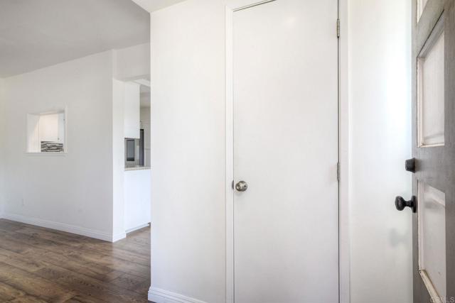 Detail Gallery Image 12 of 38 For 4960 Sparks Ave, San Diego,  CA 92110 - 3 Beds | 2 Baths