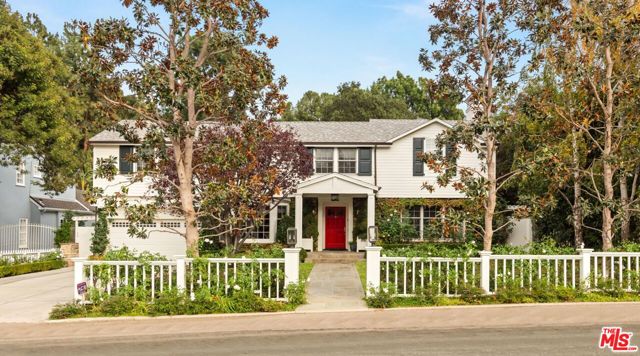 3848 Ethel Avenue, Studio City CA: https://media.crmls.org/mediaz/9660d6a8-b8fd-4310-af22-d48e353db3ff.jpg