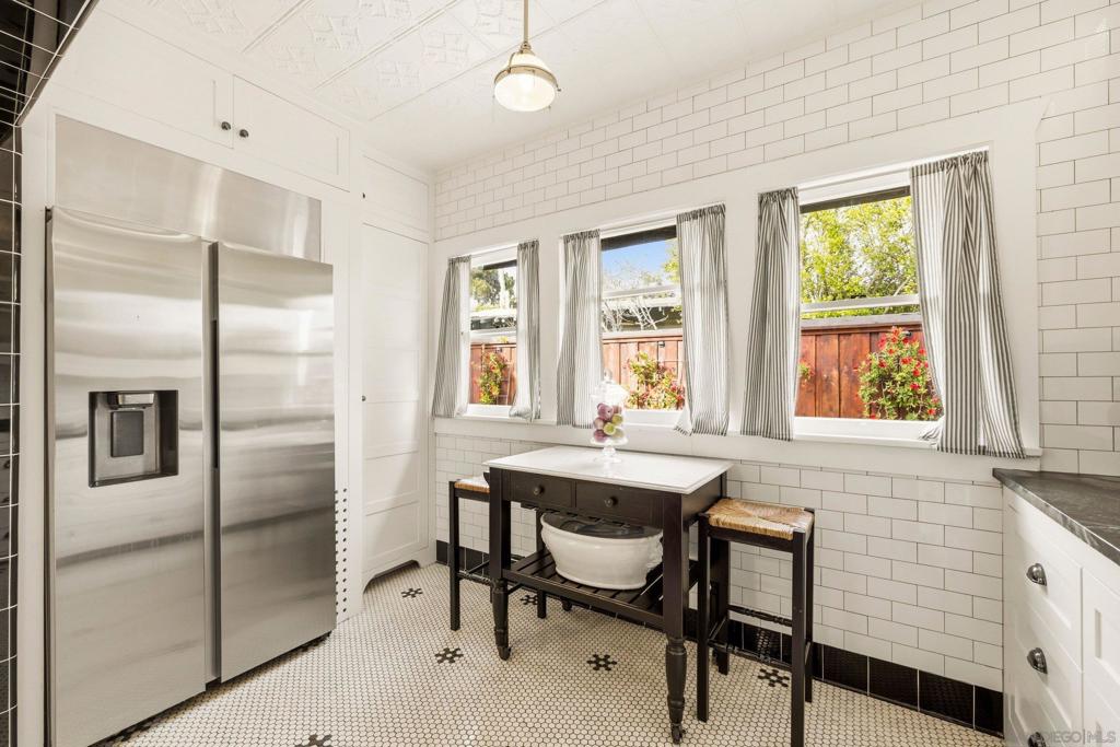 3048 Laurel Street - photo 14
