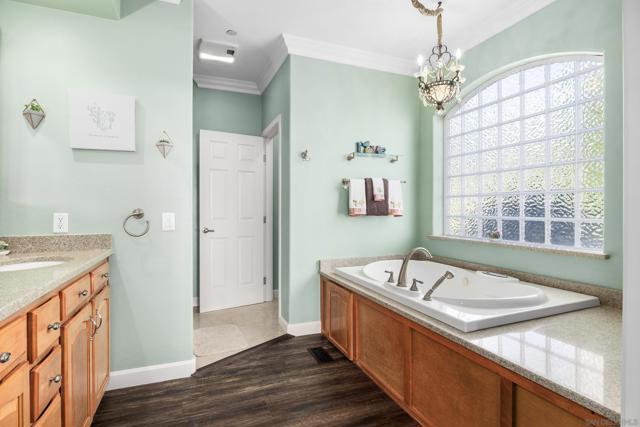 960 Smith Rd, Watsonville CA: https://media.crmls.org/mediaz/96623ab1-f353-44fc-bd4d-16fb05b2c826.jpg