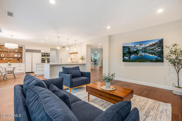 Image 13 of 53 For 591 Chippendale Avenue