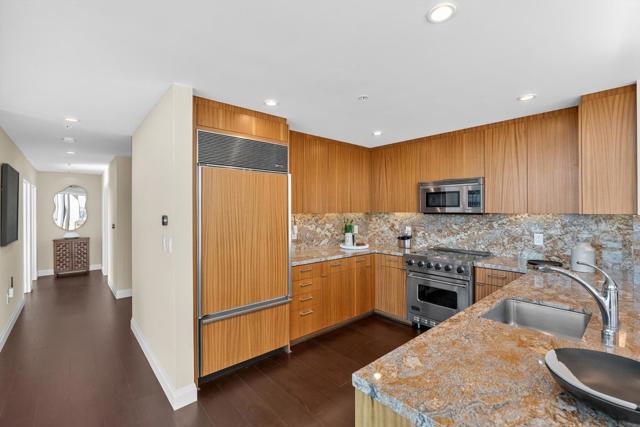 38 N Almaden Boulevard, San Jose CA: https://media.crmls.org/mediaz/9662fc9b-1c03-4739-ba77-3c2f35a7c454.jpg
