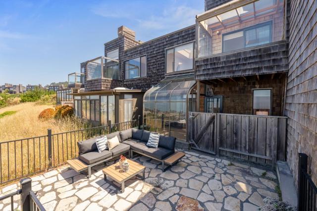 278 Beachview Avenue, Pacifica CA: https://media.crmls.org/mediaz/96630e27-338d-4438-a1be-f4604ab5323f.jpg