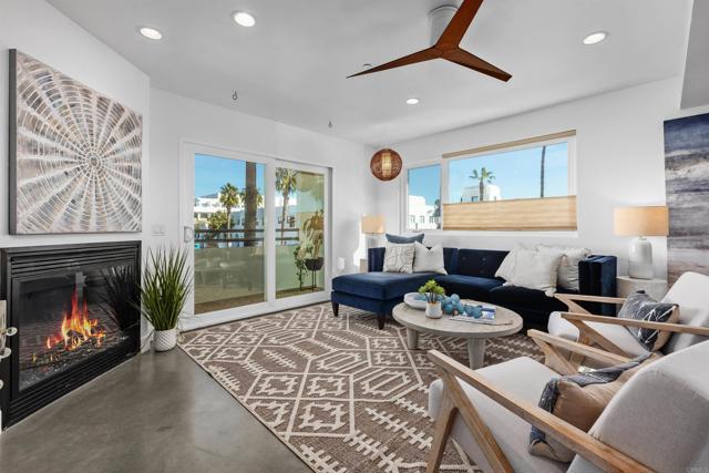 Detail Gallery Image 23 of 55 For 401 N Coast Hwy #301,  Oceanside,  CA 92054 - 3 Beds | 3 Baths