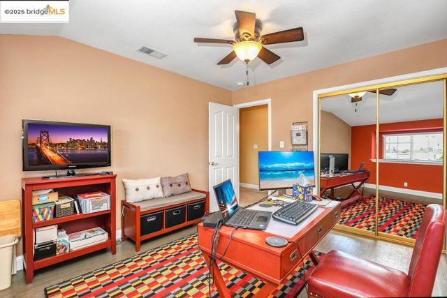 197 Branbury Dr, Campbell CA: https://media.crmls.org/mediaz/9664c3b5-7bbc-40dc-8240-54fd1d7b4dda.jpg