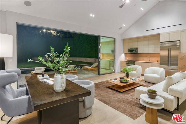 12227 Tweed Lane, Los Angeles CA: https://media.crmls.org/mediaz/9664f372-38ce-43d3-aabd-a60ffba26b0d.jpg