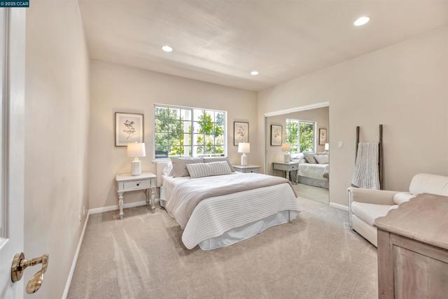 48 Sterling Way, Lafayette CA: https://media.crmls.org/mediaz/96655be7-cac1-4192-a61b-f7c15fe82c07.jpg