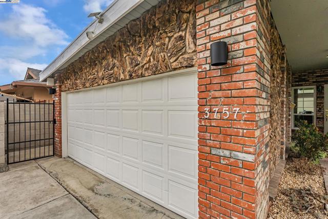 3757 Savannah Rd, Fremont CA: https://media.crmls.org/mediaz/966587ed-6b25-4daf-bd67-f8d294f55cf0.jpg