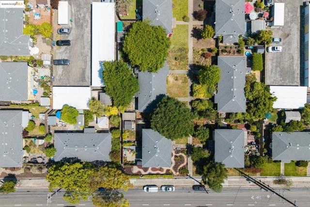 317 Pacific, Alameda CA: https://media.crmls.org/mediaz/9665aa29-5a36-4acf-86e9-1f46225f4744.jpg