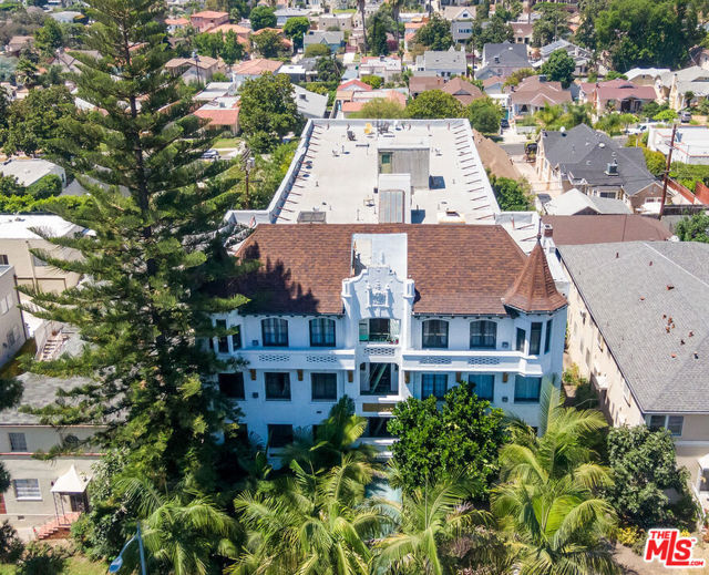 2041 N Vermont Avenue, Los Angeles CA: https://media.crmls.org/mediaz/966656f5-1bbe-442e-b696-26a597071aa0.jpg