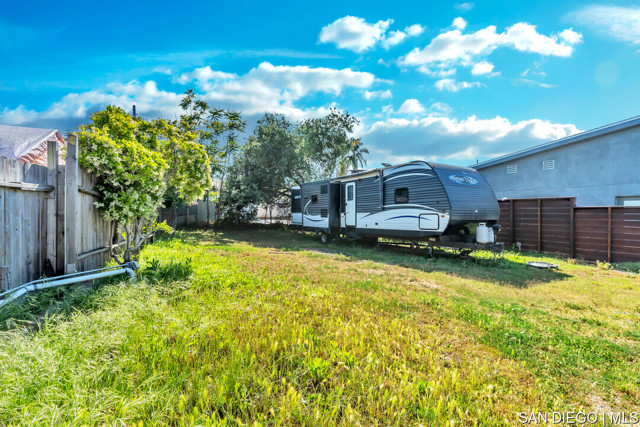 157 59 Natal WAY, Vista CA: https://media.crmls.org/mediaz/96669f52-e697-49f3-bc16-06c574e5bbe9.jpg
