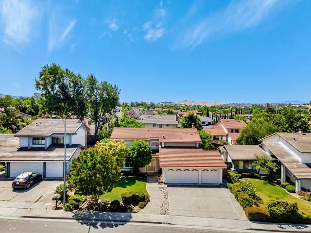 3012 Lake Estates Court, San Jose CA: https://media.crmls.org/mediaz/9666a3fb-36e5-44a9-bfa9-042e22967368.jpg