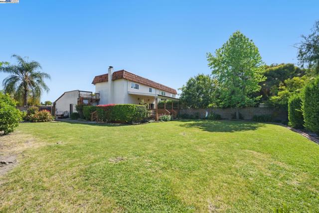 2387 Gomes Rd, Fremont CA: https://media.crmls.org/mediaz/96675223-f44f-464c-8e4f-ecdaff89b51b.jpg