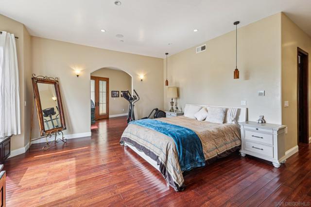 15035 Orchard View Dr, Poway CA: https://media.crmls.org/mediaz/96675a32-1ecb-482c-b4d8-4b4e503b9c6b.jpg