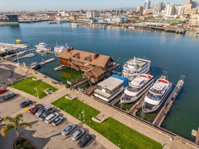 2815 Crusader, Alameda CA: https://media.crmls.org/mediaz/9667af68-b6f6-454f-a780-19f9a1bbbb8c.jpg