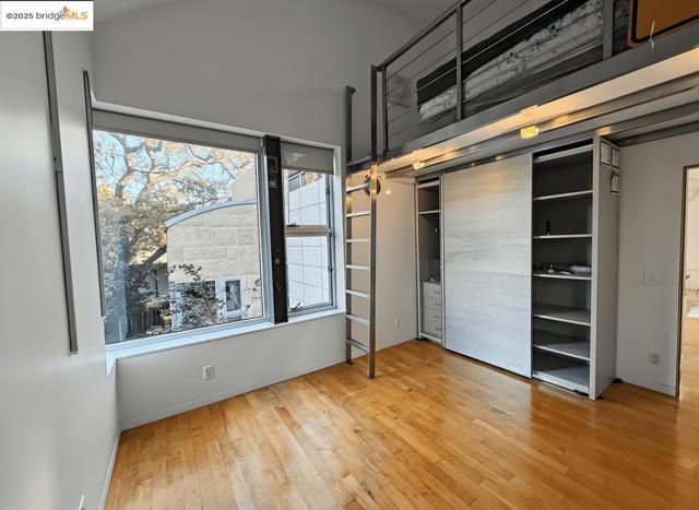 4000 Manzana Lane, Palo Alto CA: https://media.crmls.org/mediaz/966866b8-4d2f-49db-bc53-86b301626a65.jpg