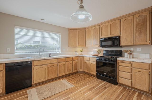 1016 Newington Street, Salinas CA: https://media.crmls.org/mediaz/9668f3bd-130f-4fa8-bfd3-004a9274ef6d.jpg