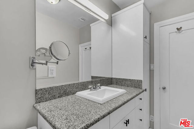 6329 Drexel Avenue, Los Angeles CA: https://media.crmls.org/mediaz/9669a9c4-ed1a-42fc-8fe1-c7d6d187a7e2.jpg